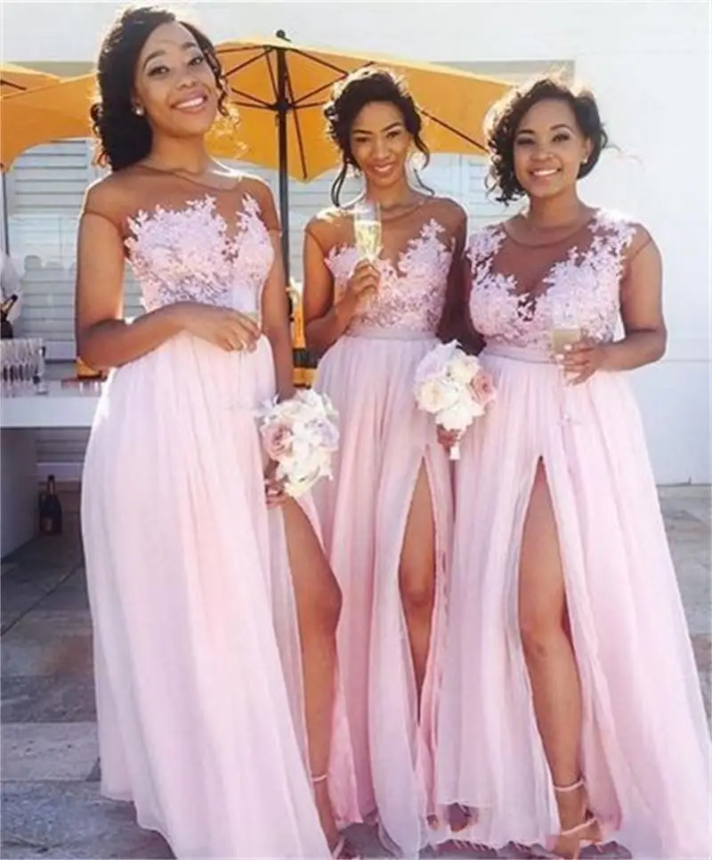 

Sexy Country Blush Pink Bridesmaid Dresses Sheer Jewel neck Lace Appliques Maid of Honor Dresses Split Formal Evening Gowns