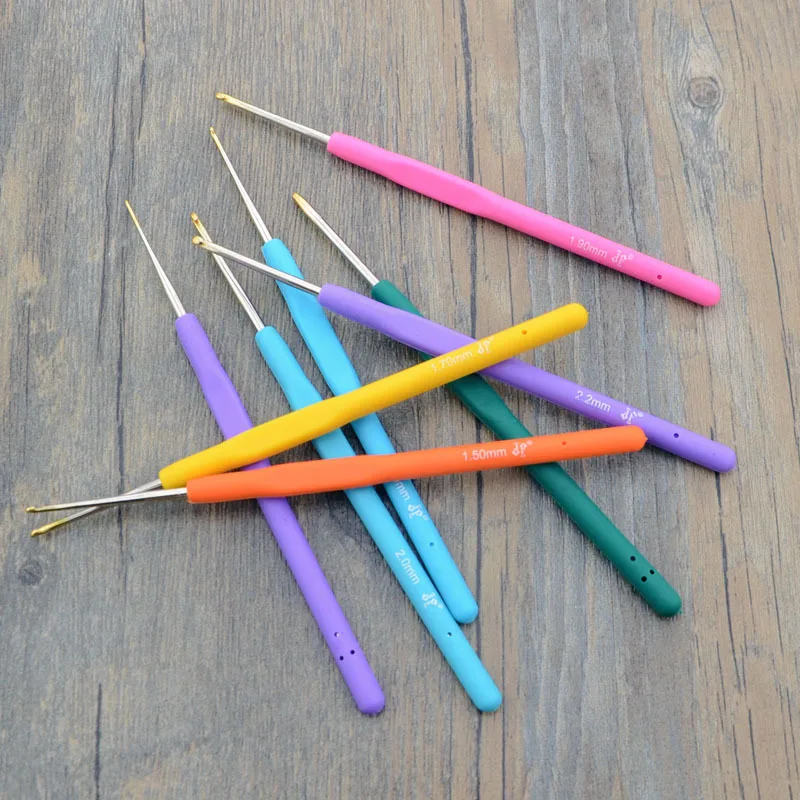 Small Soft Rubber Lace Crochet Hook Handle Knitting Needles Handle Weave Yarn Sewing Tools Wholesale Hand Sewing Supplies 
Small Soft Rubber Lace Crochet Hook Handle Knitting Needles Handle Weave Yarn Sewing Tools Wholesale Hand Sewing Supplies