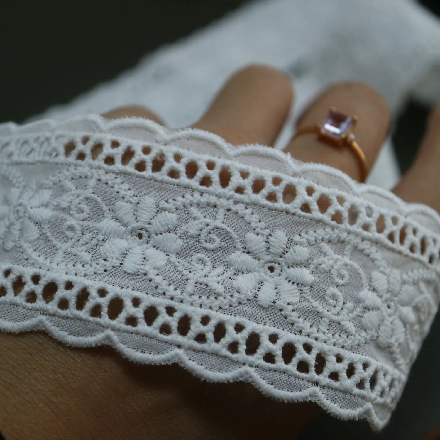 5yards cotton embroidery lace trims for clothing DIY sewing accessories flower embroidered lace trimmings and ribbons
5yards cotton embroidery lace trims for clothing DIY sewing accessories flower embroidered lace trimmings and ribbons