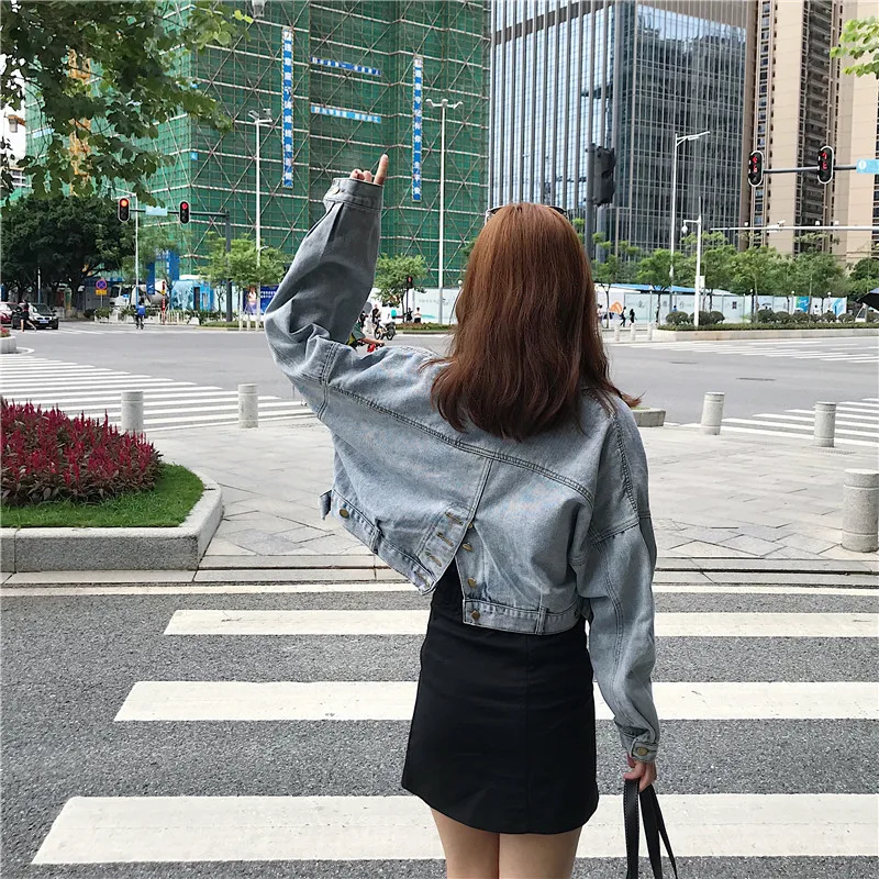 2020 Spring New Style streetwear Basic Coats Women Denim Jacket Plus Size Button Jean Coat Loose Long Sleeve Chaqueta Mujer
2020 Spring New Style streetwear Basic Coats Women Denim Jacket Plus Size Button Jean Coat Loose Long Sleeve Chaqueta Mujer