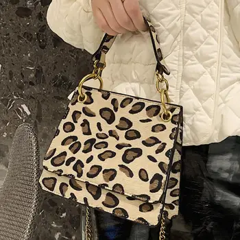 Sexy Leopard Small Square Tote bag 2020 Fashion New High quality Canvas Women's Designer Handbag Chain Shoulder Messenger Bag
Sexy Leopard Small Square Tote bag 2020 Fashion New High quality Canvas Women's Designer Handbag Chain Shoulder Messenger Bag