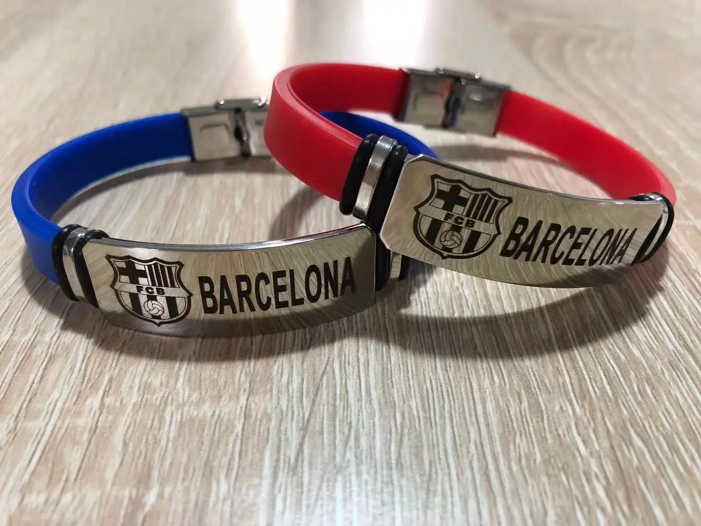 Фото Браслет из титановой стали с логотипом футбольной команды Barca | Украшения и
