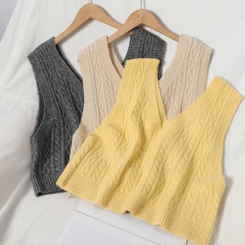OUMEA Knitting Sweater Vest Autumn Solid Color Crop Vest V Neck Pullover Casual Sleeveless Vest Braid Pattern Knitted Oversize
OUMEA Knitting Sweater Vest Autumn Solid Color Crop Vest V Neck Pullover Casual Sleeveless Vest Braid Pattern Knitted Oversize