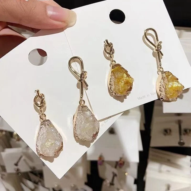 MENGJIQIAO New Statement Irregular Natural Stone Earrings For Women Accessories Metal Knot Asymmetric Pendientes Fashion Jewerly
MENGJIQIAO New Statement Irregular Natural Stone Earrings For Women Accessories Metal Knot Asymmetric Pendientes Fashion Jewerly