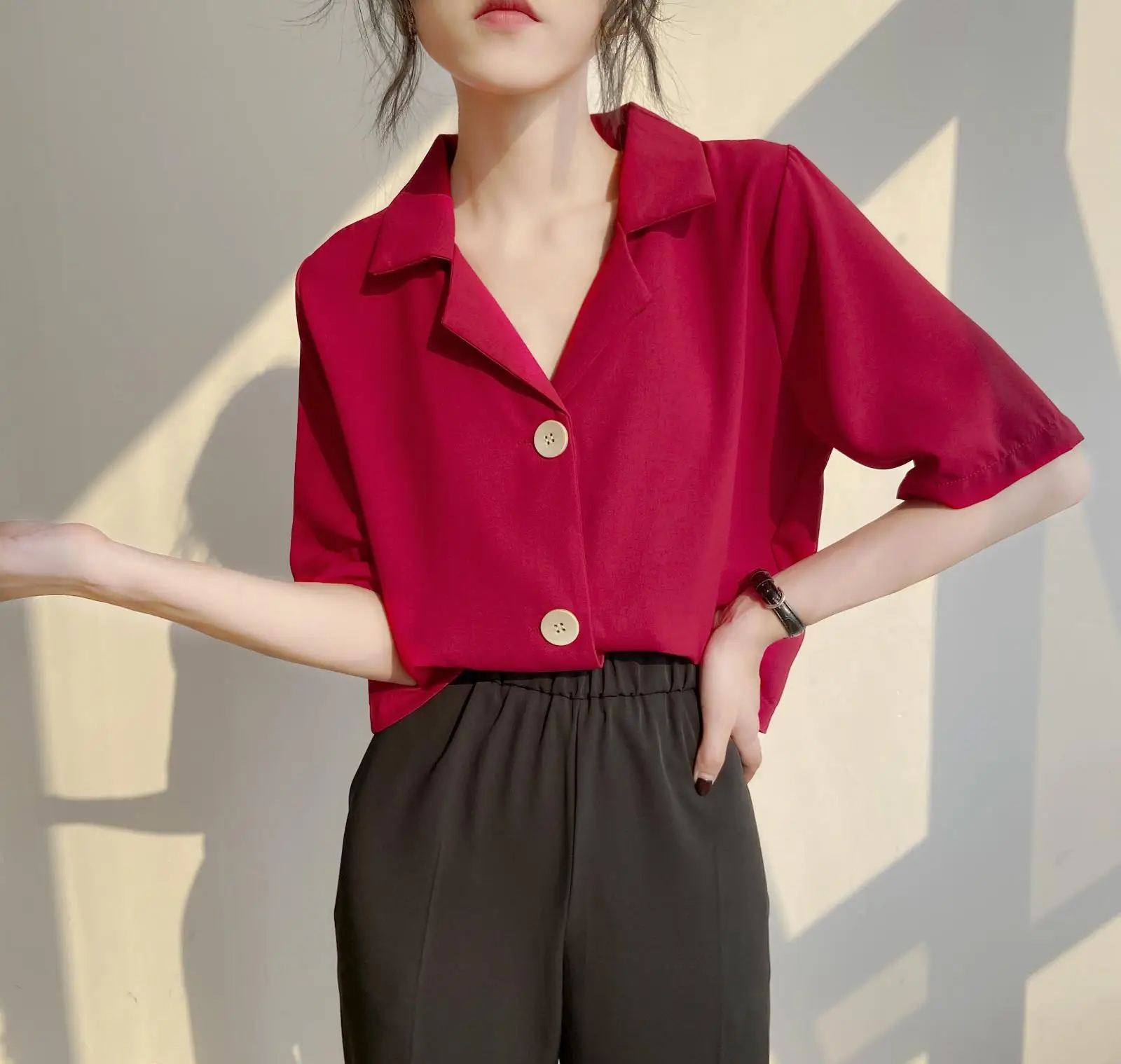 Summer Short Sleeve Loose Shirts Female Solid Casual Chic Single-breasted Blouses Tops Female 2020 Ladies Shirts Blusas vs228
Summer Short Sleeve Loose Shirts Female Solid Casual Chic Single-breasted Blouses Tops Female 2020 Ladies Shirts Blusas vs228