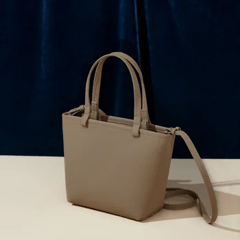 Simple Large Tote Bag for Winter Women Handbag Layer Cowhide Leather Shoulder Bag Ladies Wild Bags Crossbody Bag
Simple Large Tote Bag for Winter Women Handbag Layer Cowhide Leather Shoulder Bag Ladies Wild Bags Crossbody Bag