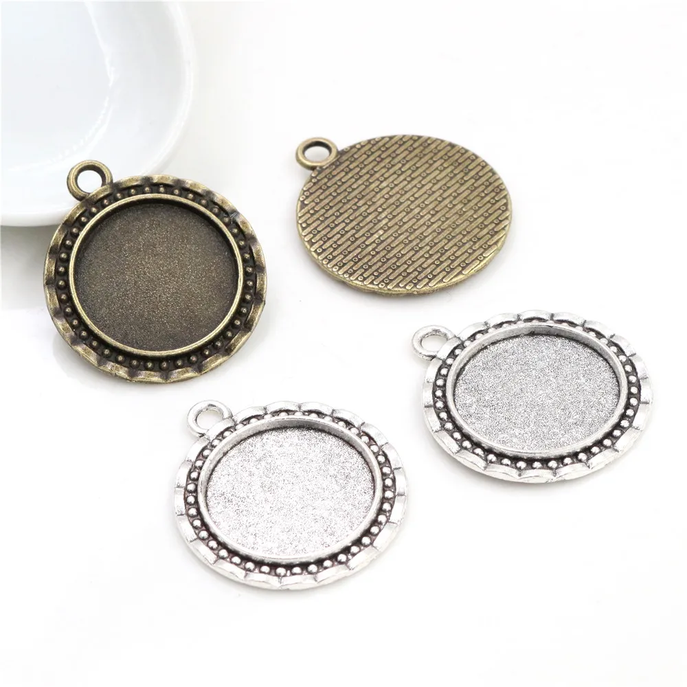10pcs 20mm Inner Size Antique Silver Plated And Bronze line Style Cabochon Base Setting Charms Pendant
10pcs 20mm Inner Size Antique Silver Plated And Bronze line Style Cabochon Base Setting Charms Pendant