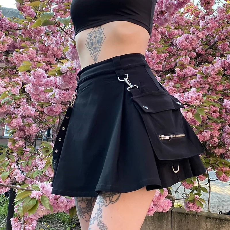 The new function of punk wind side pocket irregular worker A word skirt of tall waist pack cool skirt waist chain
The new function of punk wind side pocket irregular worker A word skirt of tall waist pack cool skirt waist chain
