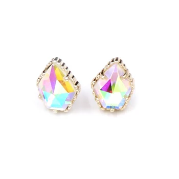 Coloful RGB Prism Crystal Stone Inlay Copper Pentagon Stud Earrings Optical Glass Triangular Mini Women Fashion Gift Jewelry
Coloful RGB Prism Crystal Stone Inlay Copper Pentagon Stud Earrings Optical Glass Triangular Mini Women Fashion Gift Jewelry