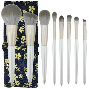 8 poppy makeup brushes Bath skin Qian Wei MAO set ultra-soft eye shadow powder paint
8 poppy makeup brushes Bath skin Qian Wei MAO set ultra-soft eye shadow powder paint