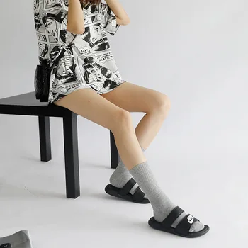 Black and White Pure Street Sports Cotton Couple Cool Socks Girl and Boy Autumn Winter Simple Design Wild Natural Medium Socks
Black and White Pure Street Sports Cotton Couple Cool Socks Girl and Boy Autumn Winter Simple Design Wild Natural Medium Socks