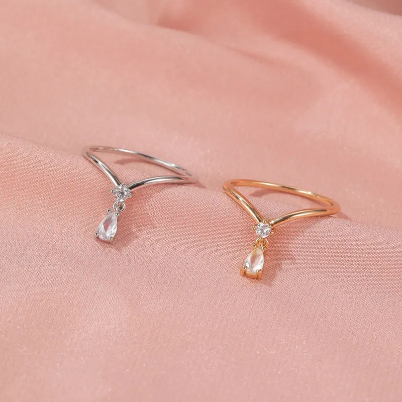 Creative Water Drop Pendant Rings Sweet Maiden Knukle Ring Personality Charm Zircon Ladies Ring Fashion Jewelry Gift Ring
Creative Water Drop Pendant Rings Sweet Maiden Knukle Ring Personality Charm Zircon Ladies Ring Fashion Jewelry Gift Ring