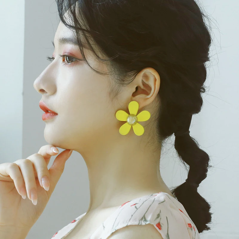 AMORCOME Korea Wooden Big Flowers Statement Earrings For Women Sweet Unique Floral Drop Dangle Earrings Summer Jewelry Female 
AMORCOME Korea Wooden Big Flowers Statement Earrings For Women Sweet Unique Floral Drop Dangle Earrings Summer Jewelry Female