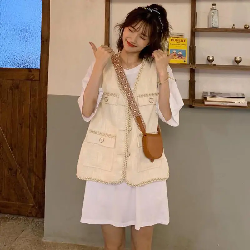 Summer Vintage Women Sleevess Tweed Pearl Jacket Vest 2019 Loose Thin V-neck Pockets Cardigan Women Vest Korean 
Summer Vintage Women Sleevess Tweed Pearl Jacket Vest 2019 Loose Thin V-neck Pockets Cardigan Women Vest Korean