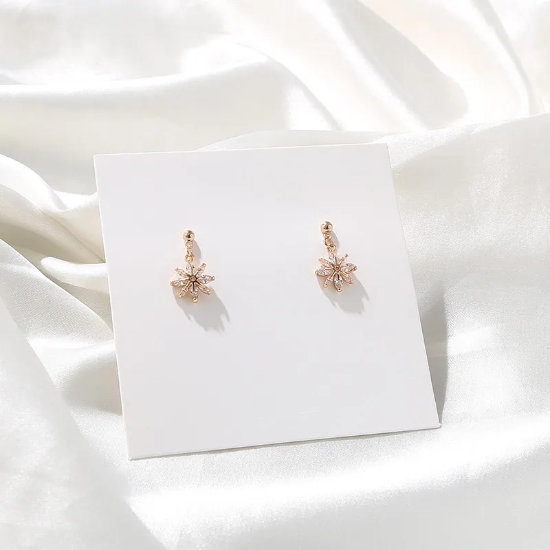 Dominated new 2019 personality joker Cubic Zirconia Star design fashion contracted exquisite Women Drop earrings
Dominated new 2019 personality joker Cubic Zirconia Star design fashion contracted exquisite Women Drop earrings
