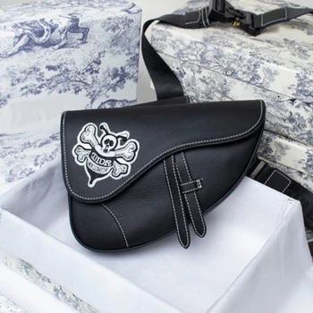 D button D badge designer luxury women's bag 20 early autumn men's Bee Skull Pattern saddle bag waist bag single shoulder bag me
D button D badge designer luxury women's bag 20 early autumn men's Bee Skull Pattern saddle bag waist bag single shoulder bag me