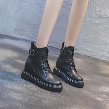 fire Martin boots women's Korean version of all-around show thin women's short boots, leather increased bare boots
fire Martin boots women's Korean version of all-around show thin women's short boots, leather increased bare boots