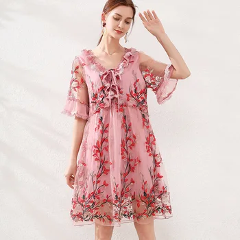 ZCWXM 2020 Mesh Sweet Embroidery Dresses Famale Large Size Summer New Women's Flare Sleeeve V Collar Loose Vintage Cloth XL-4XL
ZCWXM 2020 Mesh Sweet Embroidery Dresses Famale Large Size Summer New Women's Flare Sleeeve V Collar Loose Vintage Cloth XL-4XL