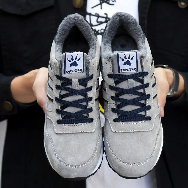 COZOK Artificial leather men's casual sports shoes warm autumn and winter plus velvet flat shoes breathable outdoor non-slip
COZOK Artificial leather men's casual sports shoes warm autumn and winter plus velvet flat shoes breathable outdoor non-slip