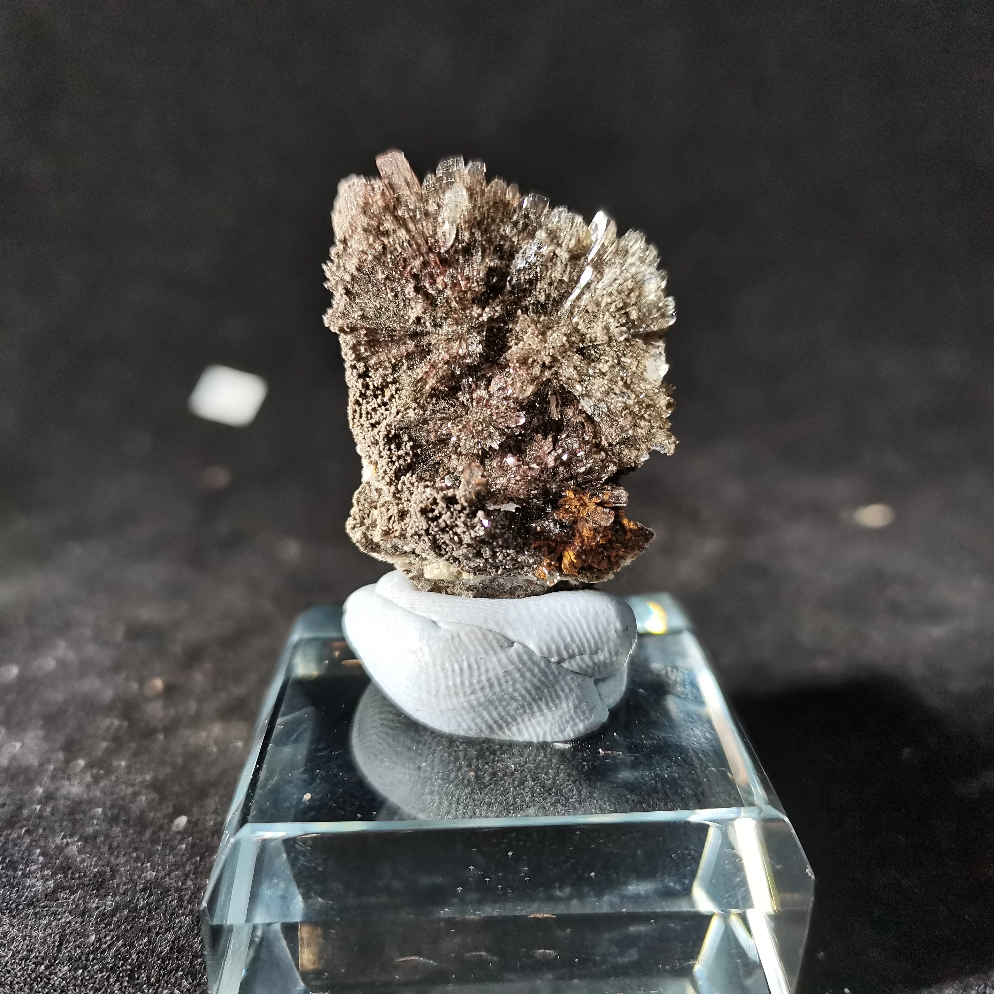8.9gNatural, fluorinated aluminum gypsum, anhydrite, crystal, mineral crystal specimens
8.9gNatural, fluorinated aluminum gypsum, anhydrite, crystal, mineral crystal specimens