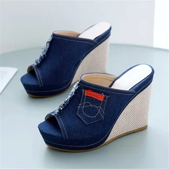 New Arrival 2020 women's sandals Women Summer Fashion Leisure Fish Mouth Sandals Thick Bottom Slippers wedges shoes women blue 
New Arrival 2020 women's sandals Women Summer Fashion Leisure Fish Mouth Sandals Thick Bottom Slippers wedges shoes women blue