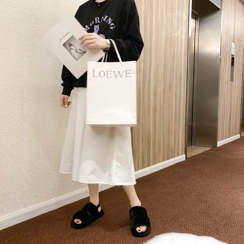 2020 winter Korean net red fur Women's shoes female flat word with fur slippers fashion thick bottom home lazy slippers women