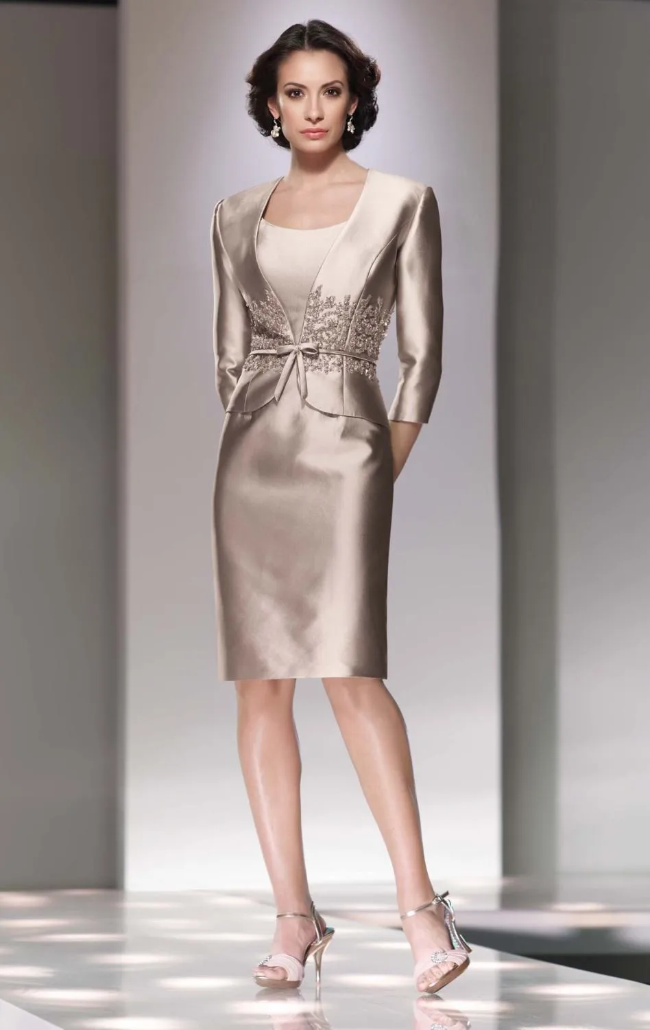Beautiful Metallic Mother of the Bride Dress with Three Quarter Sleeve Jacket and Appliques Charming Mother of the Bride Dress
Beautiful Metallic Mother of the Bride Dress with Three Quarter Sleeve Jacket and Appliques Charming Mother of the Bride Dress