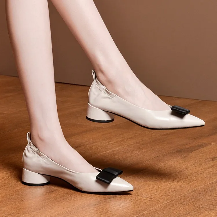 Simple feng chun Autumn New Style Full-grain Leather Pointed-Toe Women's Front Decoration Chunky Semi-high Heeled Low-Cut Low To
Simple feng chun Autumn New Style Full-grain Leather Pointed-Toe Women's Front Decoration Chunky Semi-high Heeled Low-Cut Low To