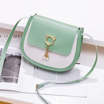 Women Hit-colored Saddle Bag Mobile Phone Bag New Shoulder Cat Ear Pendant Autumn and Winter Cosmetic Cases Pillow Bag Tote Bag 
Women Hit-colored Saddle Bag Mobile Phone Bag New Shoulder Cat Ear Pendant Autumn and Winter Cosmetic Cases Pillow Bag Tote Bag