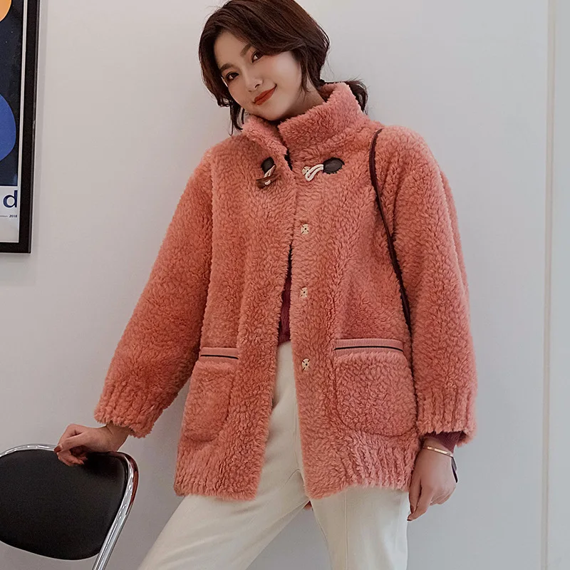 Fur granular sheep sheared lamb short coat Anna ordered a new style of cashmere sweater
Fur granular sheep sheared lamb short coat Anna ordered a new style of cashmere sweater