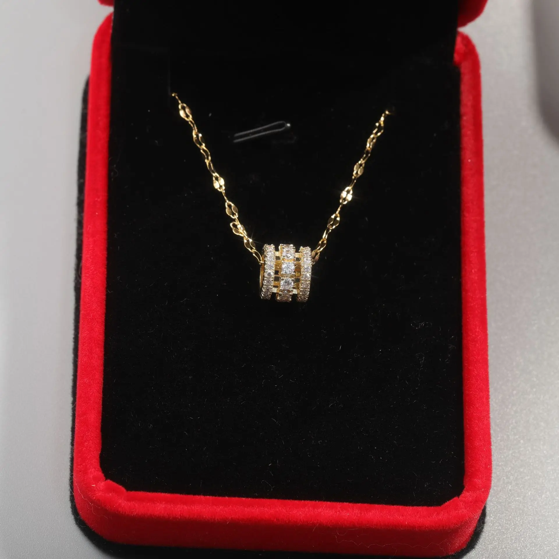 Cross pendant necklace clavicle chain western style anti-allergy simple necklace for men women jewelry
Cross pendant necklace clavicle chain western style anti-allergy simple necklace for men women jewelry
