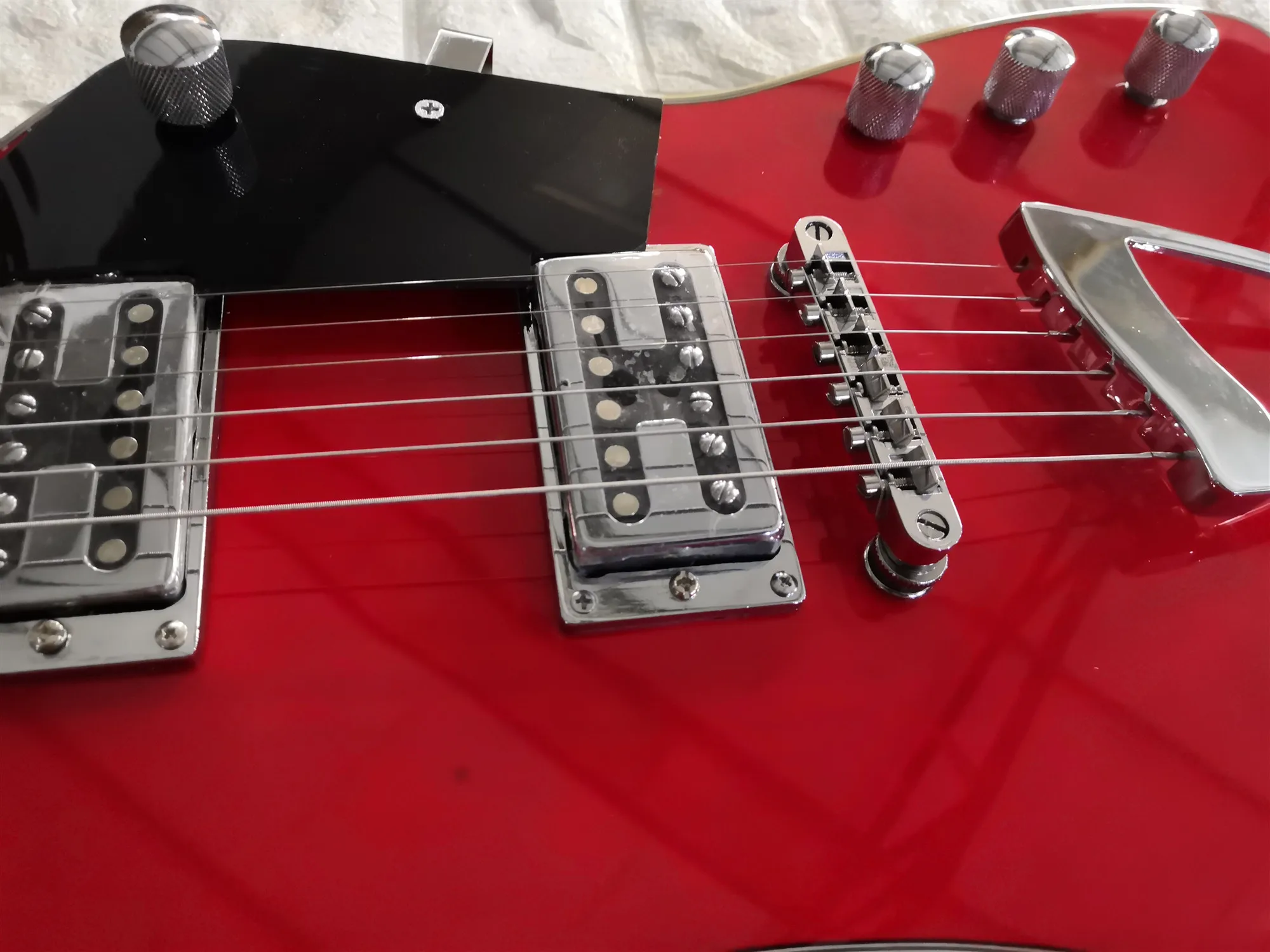 Custom Red Electric Guitar,Rosewood Fretboard has semicircular pearl inlay,free shipping!customized!G-2
Custom Red Electric Guitar,Rosewood Fretboard has semicircular pearl inlay,free shipping!customized!G-2