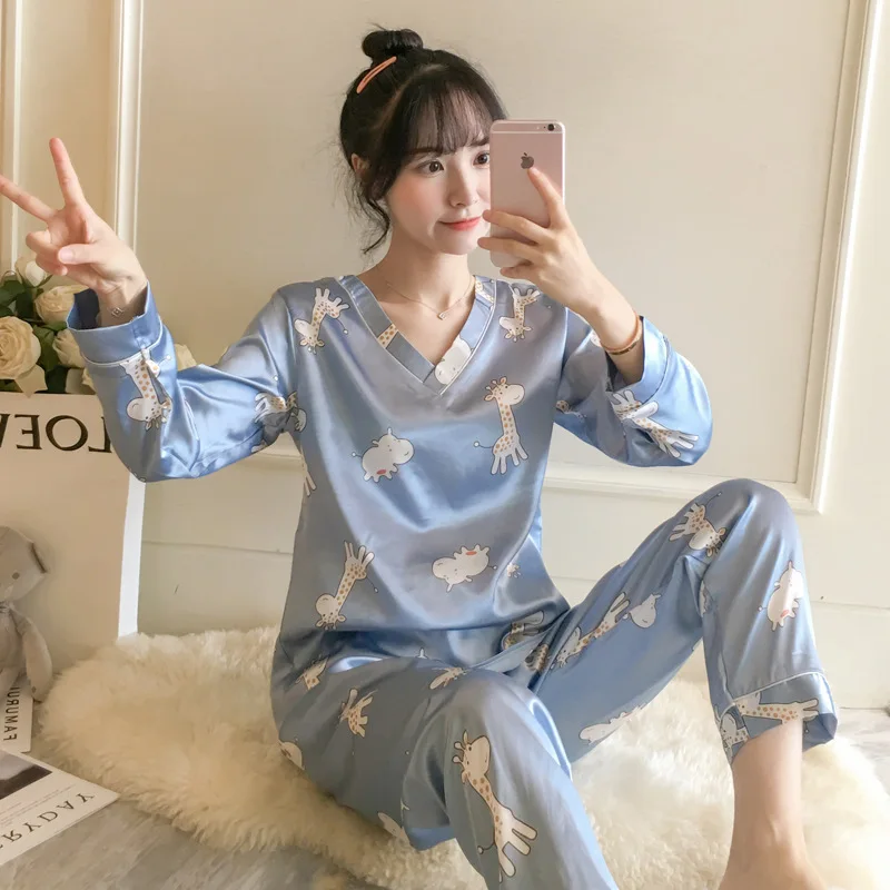 Pajamas Female Summer Thin Two-Piece Set Spring And Autumn Cute Pullover V-neck Giraffe Loose-Fit Model Silk Home Wear
Pajamas Female Summer Thin Two-Piece Set Spring And Autumn Cute Pullover V-neck Giraffe Loose-Fit Model Silk Home Wear