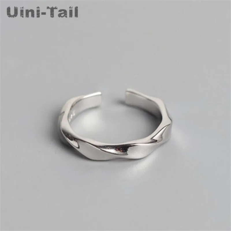 Uini-Tail 2019 new listing 925 sterling silver fashion personality temperament twisted wave ring simple dynamic trend ring ED487
Uini-Tail 2019 new listing 925 sterling silver fashion personality temperament twisted wave ring simple dynamic trend ring ED487