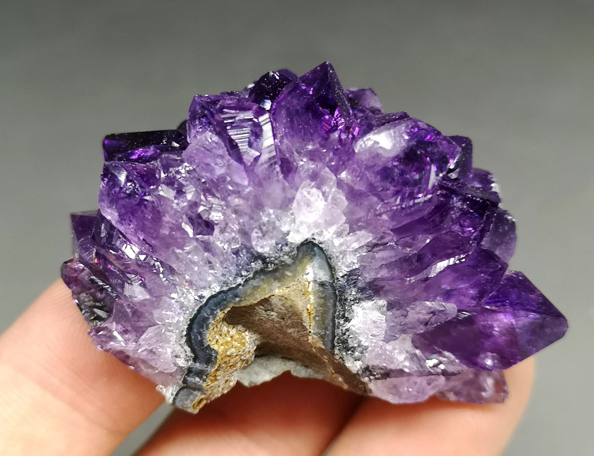 37g Natural amethyst cluster Quartz Crystal Cluster Crystals and stones Healing Specimen From Uruguay
37g Natural amethyst cluster Quartz Crystal Cluster Crystals and stones Healing Specimen From Uruguay