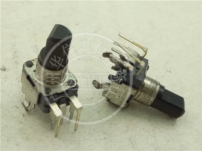 1pcs shaft length 13MMF Japan ALPS 502B B5K 09 type vertical double potentiometer
1pcs shaft length 13MMF Japan ALPS 502B B5K 09 type vertical double potentiometer