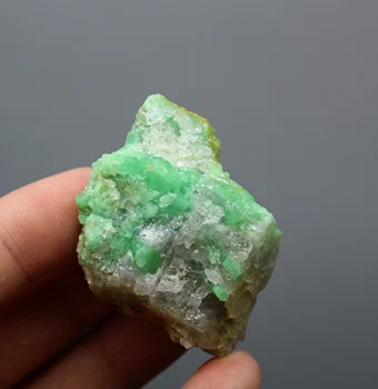 33g Natural gem-grade green emerald mineral specimen crystal specimens stones and crystals quartz crystals from china
33g Natural gem-grade green emerald mineral specimen crystal specimens stones and crystals quartz crystals from china