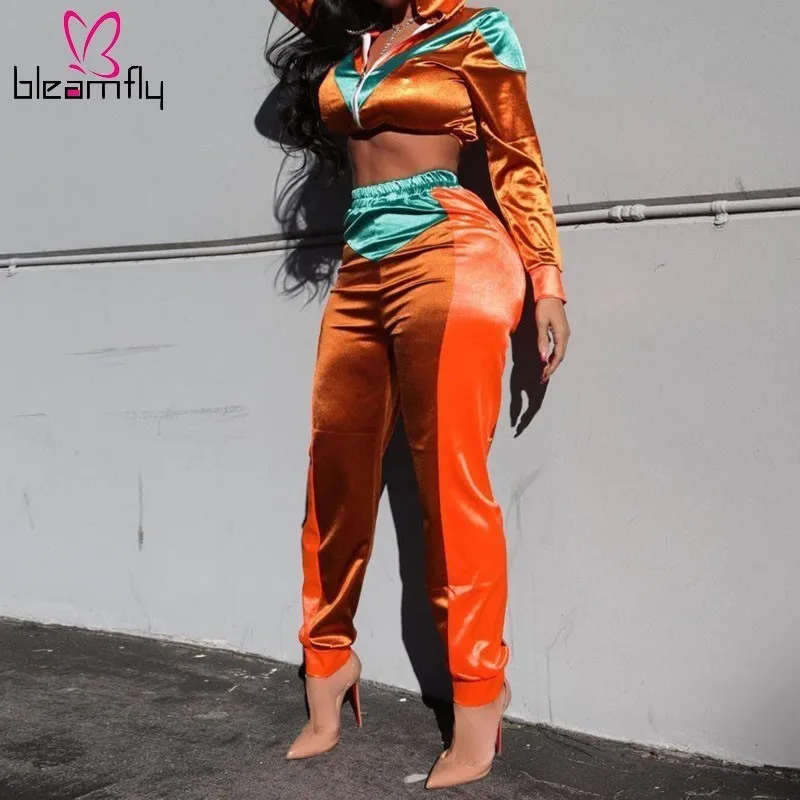 Satin Splice 2PCS Women Crop Top Zipper Long Sleeve Hoodie Sweatshirt Long Pants Sets Autumn Biker two pieces set Tracksuits
Satin Splice 2PCS Women Crop Top Zipper Long Sleeve Hoodie Sweatshirt Long Pants Sets Autumn Biker two pieces set Tracksuits