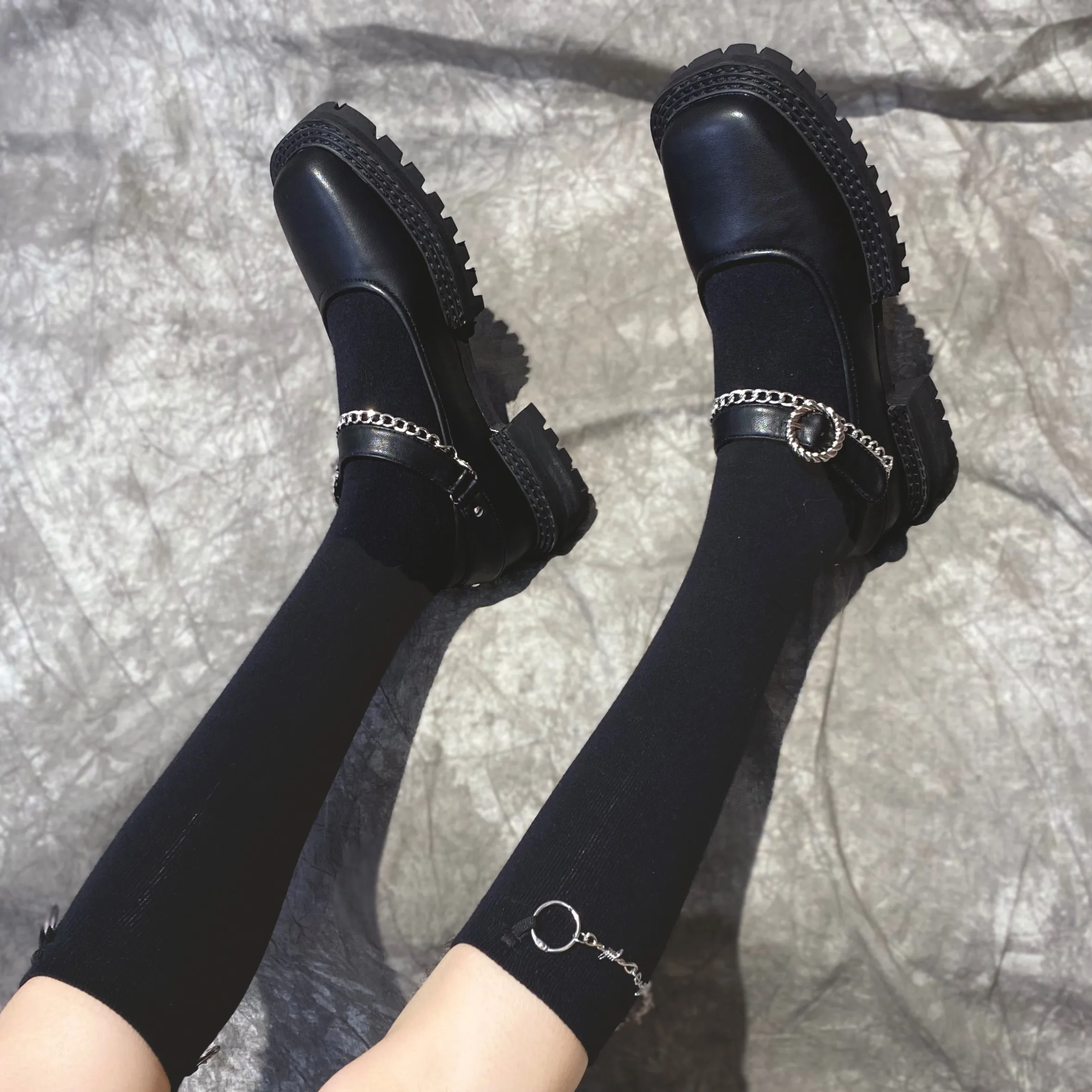 2020 spring and autumn new wild square toe chain thick heel big toe leather shoes personality Mary Jane single shoes female X339
2020 spring and autumn new wild square toe chain thick heel big toe leather shoes personality Mary Jane single shoes female X339