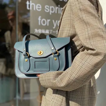 2020 new simple fashion portable large capacity small square bag retro college messenger handbag
2020 new simple fashion portable large capacity small square bag retro college messenger handbag