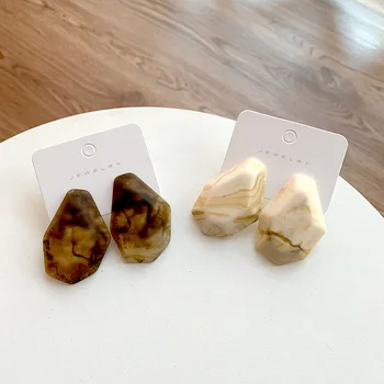 New Korean Vintage Exaggerated Geometric Irregular Frosted Brown Acrylic Stud Earrings For Woman Girl Fashion Jewelry
New Korean Vintage Exaggerated Geometric Irregular Frosted Brown Acrylic Stud Earrings For Woman Girl Fashion Jewelry