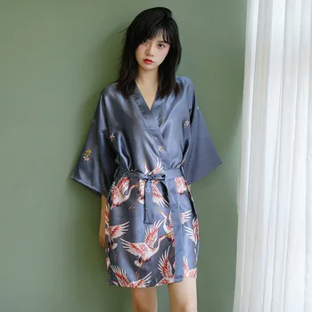 Imitation Silk Satin Wedding Bride Bridesmaid Robe Fowl Bathrobe Short Kimono Night Robe Spa Bathrobe Fashion Dressing Gown
Imitation Silk Satin Wedding Bride Bridesmaid Robe Fowl Bathrobe Short Kimono Night Robe Spa Bathrobe Fashion Dressing Gown