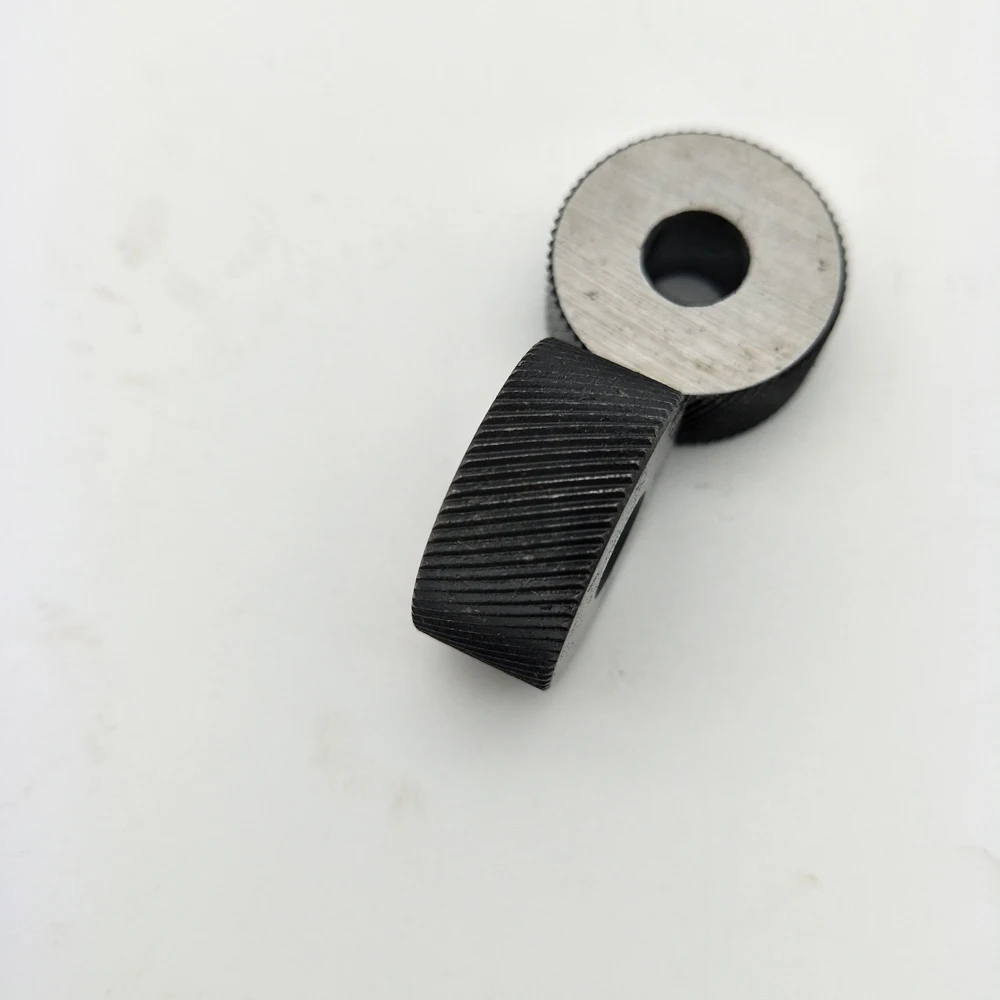 Hot Meterk 1 pcs Mini Portable Knurling Knurler Tool Holder Linear Knurl Tool Lathe Adjustable Shank with Wheel
Hot Meterk 1 pcs Mini Portable Knurling Knurler Tool Holder Linear Knurl Tool Lathe Adjustable Shank with Wheel