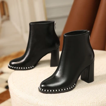 2021 High Heels Female ankle Boots Winter Elegant Women Genuine Leather pearl Ankle Boots Dancing Party dress Shoes Woman 
2021 High Heels Female ankle Boots Winter Elegant Women Genuine Leather pearl Ankle Boots Dancing Party dress Shoes Woman
