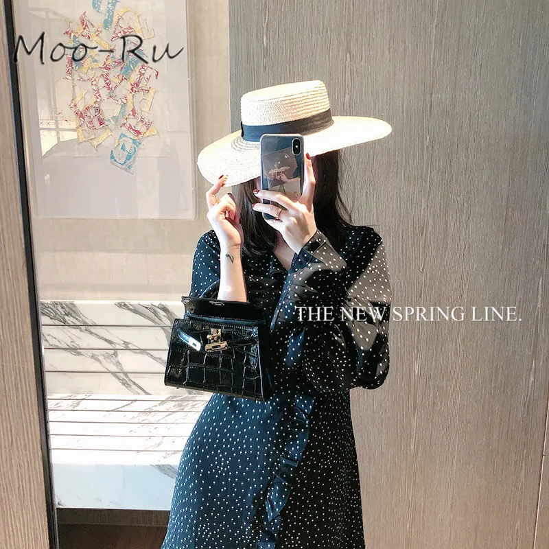 Moo-Ru 2020 Spring New Irregular Fishtail Long-sleeve Wave Point Floral Dress Korean Version of Thin Skirt
Moo-Ru 2020 Spring New Irregular Fishtail Long-sleeve Wave Point Floral Dress Korean Version of Thin Skirt