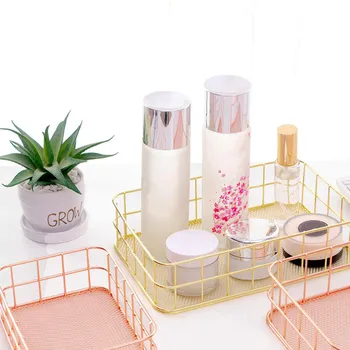 1 pcs Metal Storage Basket Office Desktop Sundries Finishing Nordic style Makeup Brushes Holder Cosmetics Organizer Gold Basket
1 pcs Metal Storage Basket Office Desktop Sundries Finishing Nordic style Makeup Brushes Holder Cosmetics Organizer Gold Basket