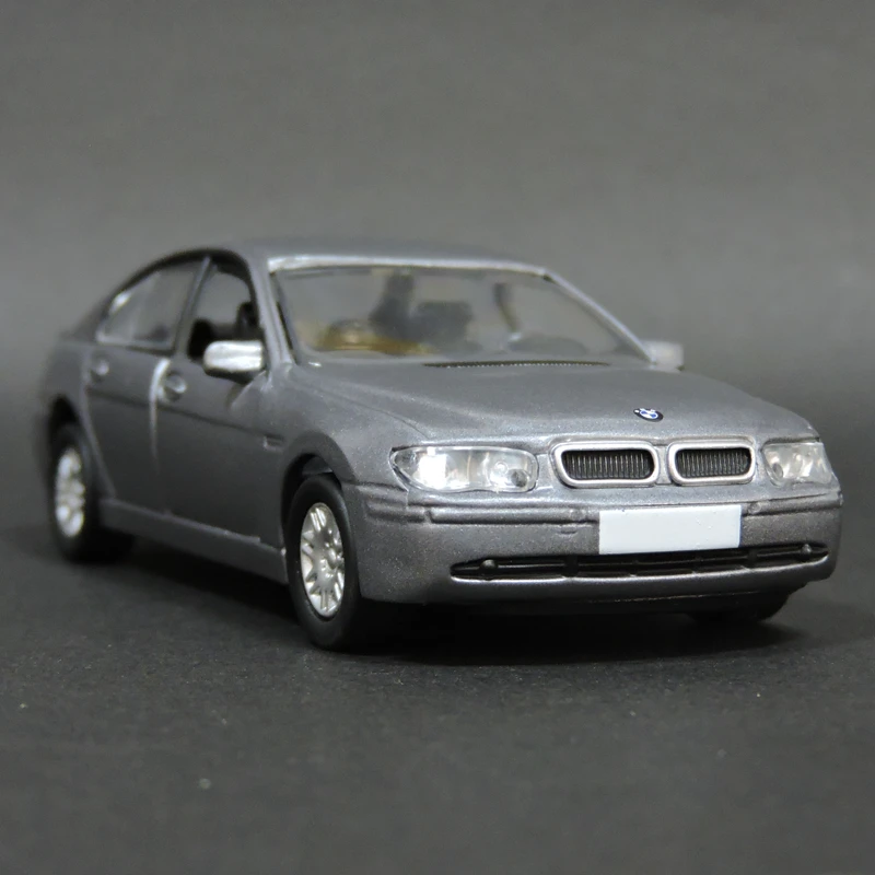 Классическая новинка 1/43, специальный литой металлический немецкий роскошный автомобиль, модель 745, демонстрационная мебель, коллекционные игрушки для детей
Классическая новинка 1/43, специальный литой металлический немецкий роскошный автомобиль, модель 745, демонстрационная мебель, коллекционные игрушки для детей