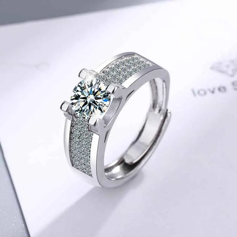 Женское кольцо из серебра 2021 пробы, с фианитом 
Женское кольцо из серебра 2021 пробы, с фианитом