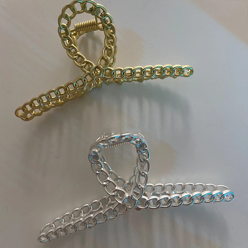 2020 New Korean Vintage Design Geometric Chain Cross Distortion Metal Hair Clip Hair Accessories For Women Fashion Barrettes
2020 New Korean Vintage Design Geometric Chain Cross Distortion Metal Hair Clip Hair Accessories For Women Fashion Barrettes