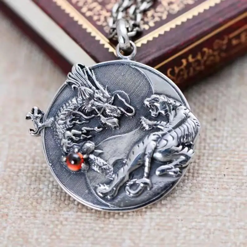 

Classic Chinese Traditional Style Design Tai Long Tiger Tai Chi Round Plaque Engraving Pendant Necklace Men's Amulet Gift